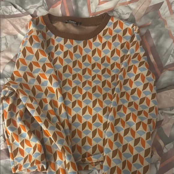 Geometric Patterned Sweater - Picture 2 of 2